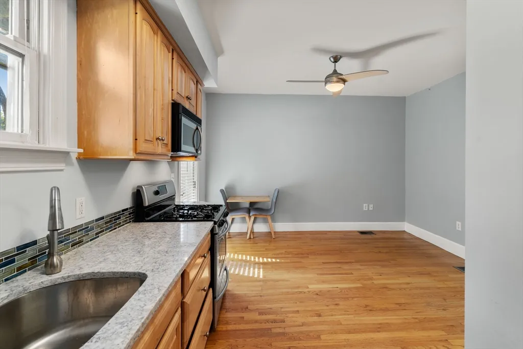1 bed, 1 bath apartment for rent at 166 O St Unit 1, South Boston — photo 7 of 19