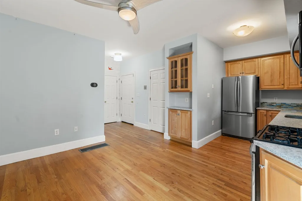 1 bed, 1 bath apartment for rent at 166 O St Unit 1, South Boston — photo 3 of 19
