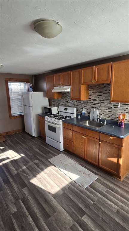 2 bed, 2 bath apartment for rent at 166 Pleasant St Unit 1, Leominster — photo 7 of 12