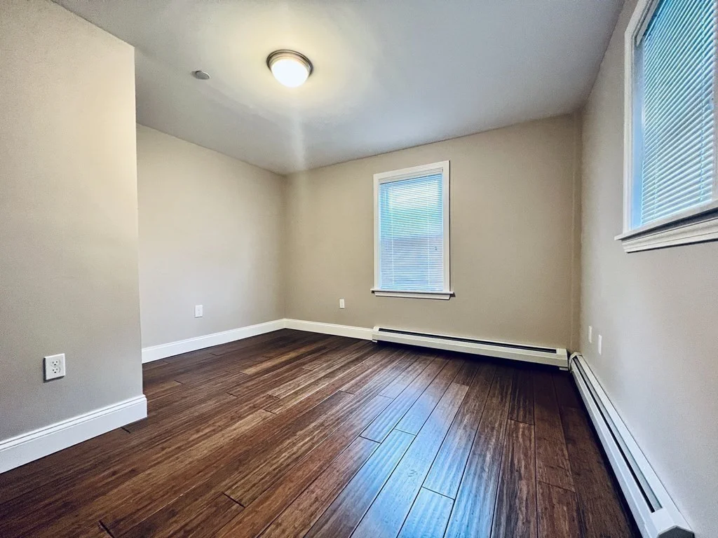 3 bed, 2 bath apartment for rent at 166 Pleasant St Unit 1, Marblehead — photo 9 of 10