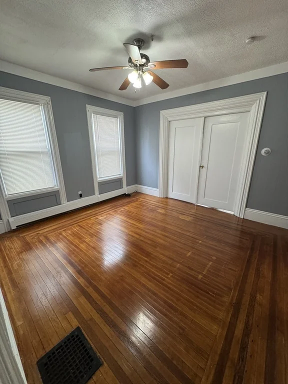 4 bed, 1 bath apartment for rent at 166 Purchase St Unit 1, New Bedford — photo 8 of 12