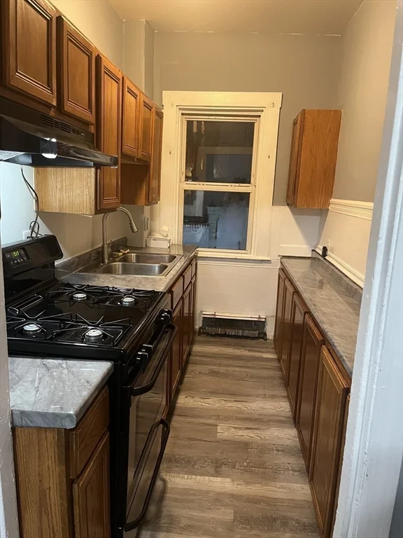 4 bed, 1 bath apartment for rent at 166 Purchase St Unit 1, New Bedford — photo 1 of 12