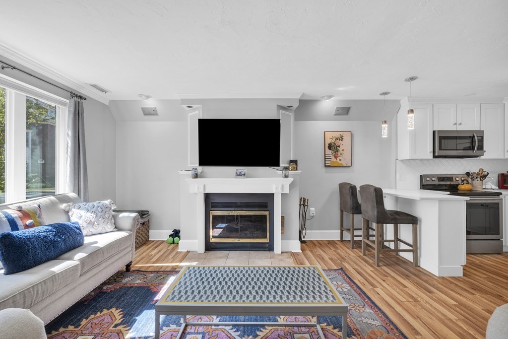 2 bed, 2 bath apartment for rent at 166 Quincy Shore Dr Unit 108, Quincy — photo 3 of 21