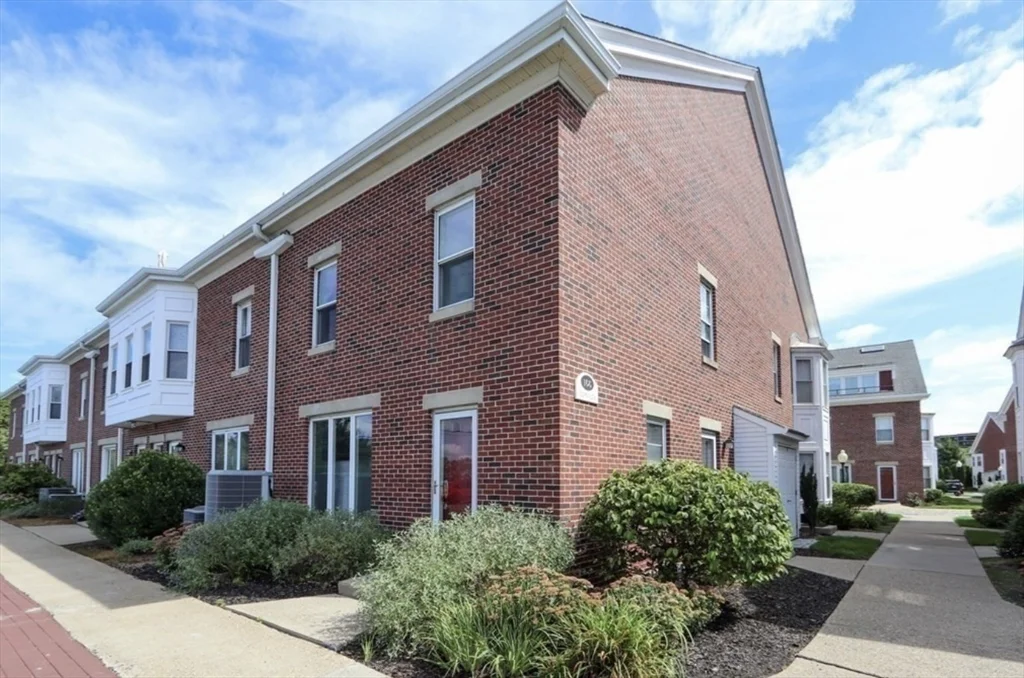 2 bed, 2 bath apartment for rent at 166 Quincy Shore Dr Unit 119, Quincy — photo 18 of 23