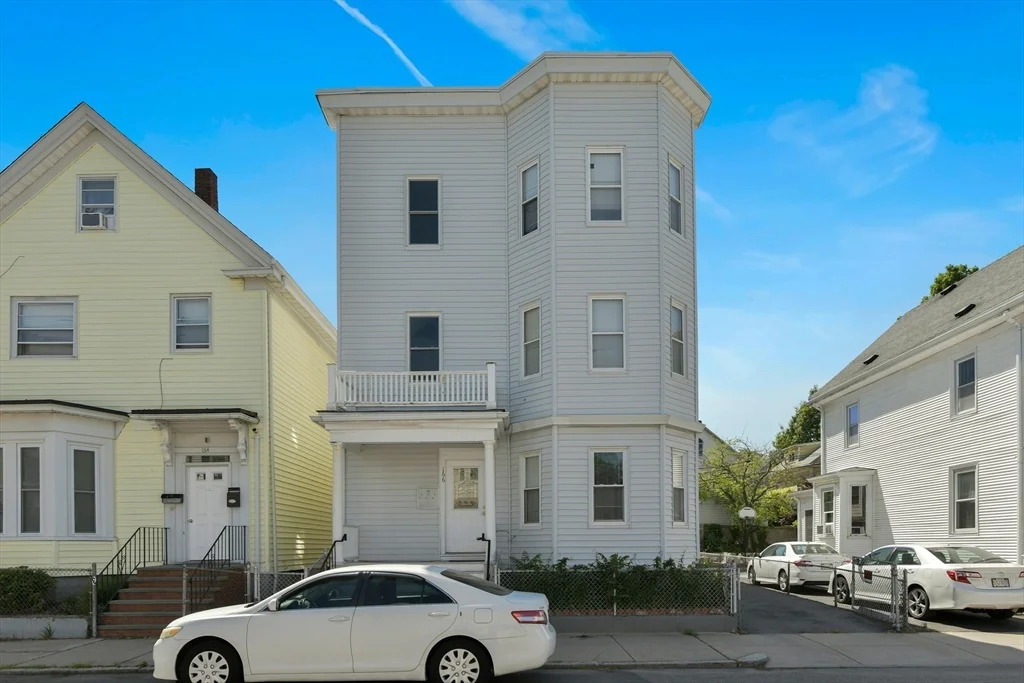 3 bed, 1 bath apartment for rent at 166 Sydney St Unit 1, Dorchester — photo 13 of 15