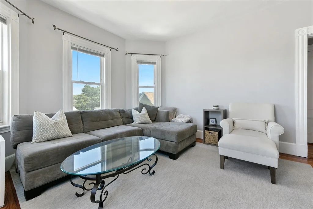 3 bed, 1 bath apartment for rent at 166 Sydney St Unit 1, Dorchester — photo 3 of 15