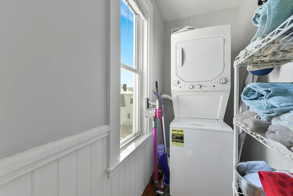 3 bed, 1 bath apartment for rent at 166 Sydney St Unit 1, Dorchester — photo 11 of 15
