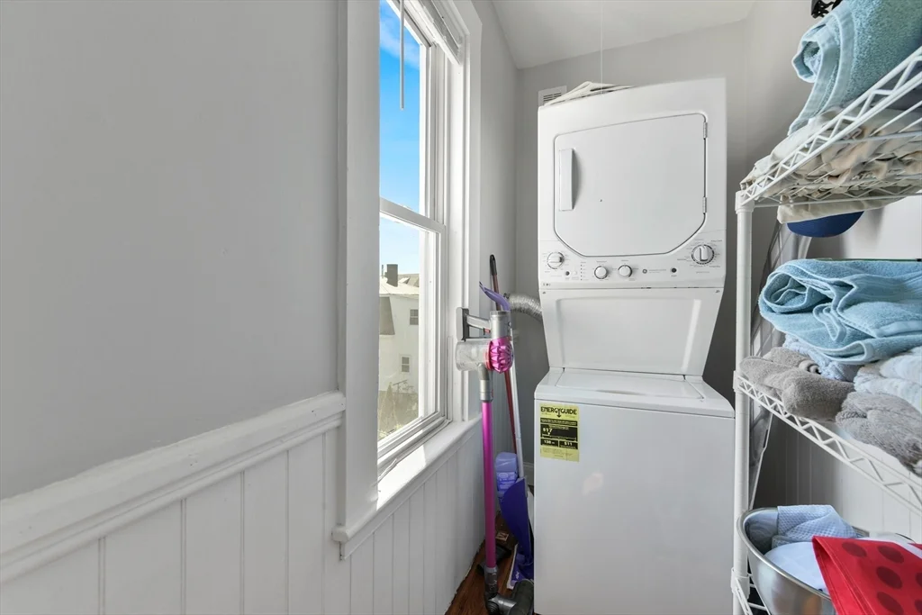 3 bed, 1 bath apartment for rent at 166 Sydney St Unit 2, Dorchester — photo 12 of 15