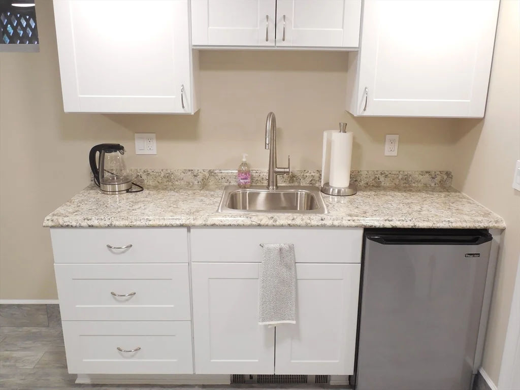3 bed, 2 bath apartment for rent at 166 Totten Pond Rd, Piety Corner — photo 19 of 29