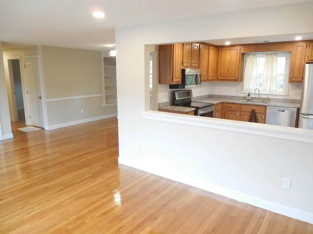 3 bed, 2 bath apartment for rent at 166 Totten Pond Rd, Piety Corner — photo 9 of 29