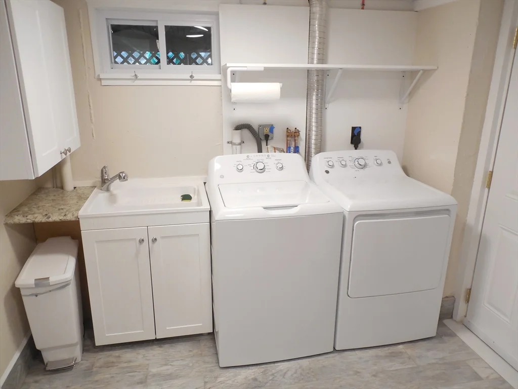 3 bed, 2 bath apartment for rent at 166 Totten Pond Rd, Piety Corner — photo 21 of 29