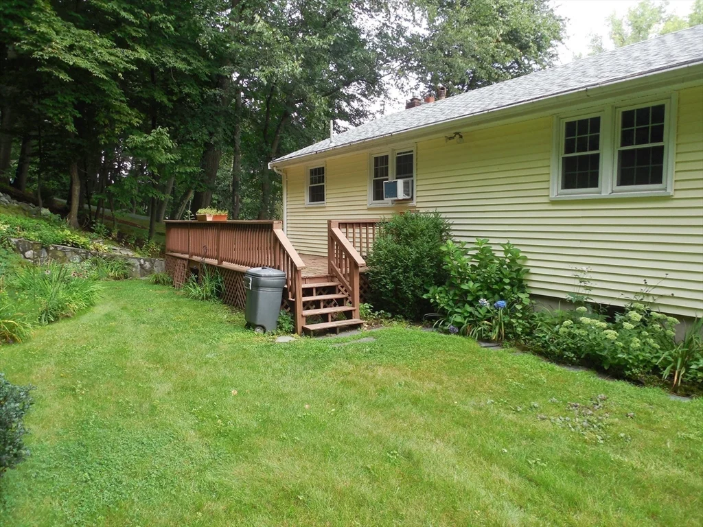3 bed, 2 bath apartment for rent at 166 Totten Pond Rd, Piety Corner — photo 27 of 29