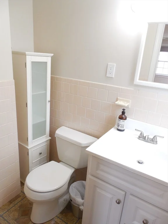 3 bed, 2 bath apartment for rent at 166 Totten Pond Rd, Piety Corner — photo 24 of 29