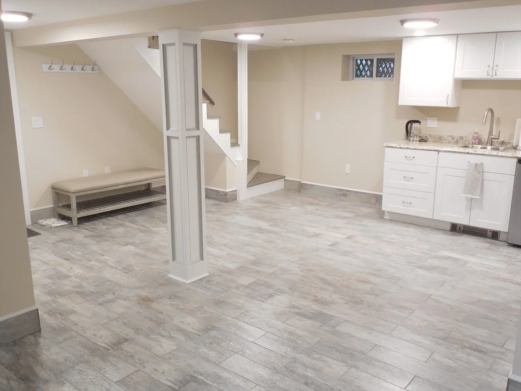 3 bed, 2 bath apartment for rent at 166 Totten Pond Rd, Piety Corner — photo 18 of 29