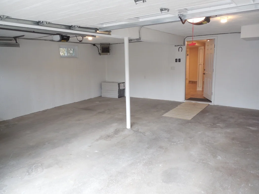 3 bed, 2 bath apartment for rent at 166 Totten Pond Rd, Piety Corner — photo 26 of 29
