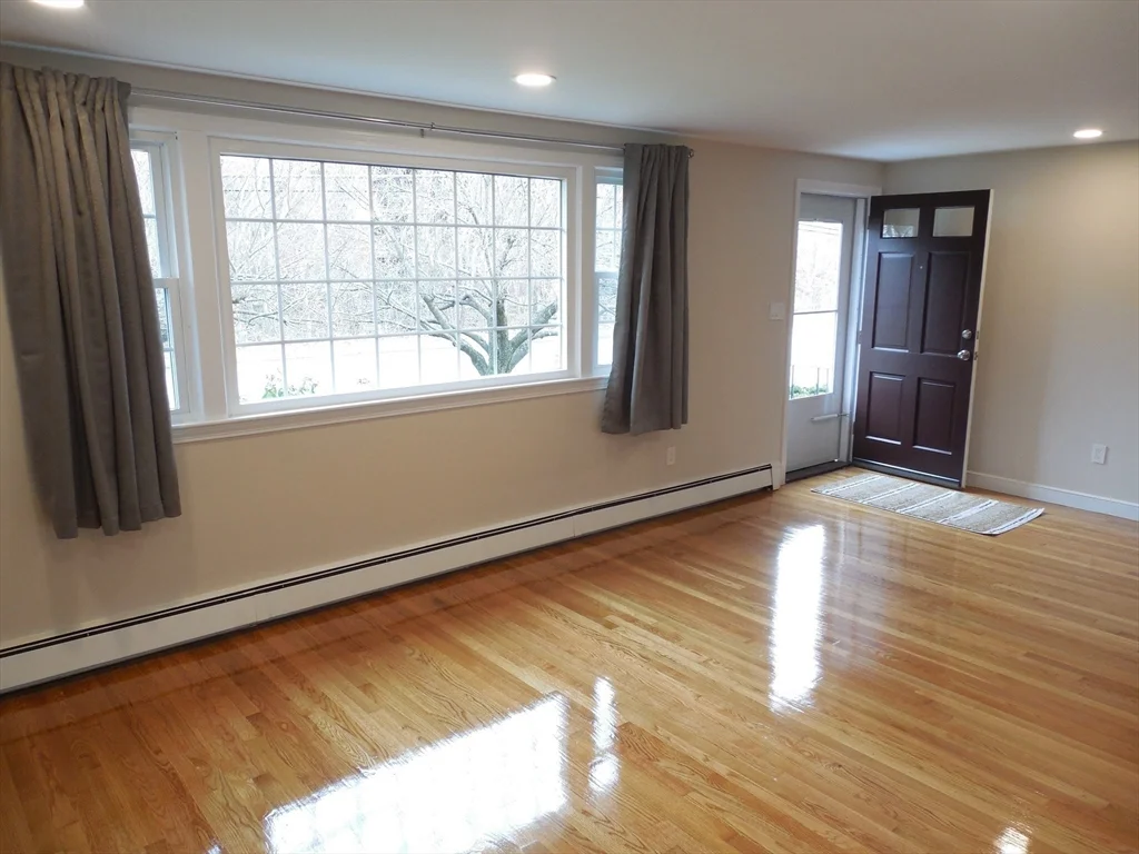 3 bed, 2 bath apartment for rent at 166 Totten Pond Rd, Piety Corner — photo 7 of 29