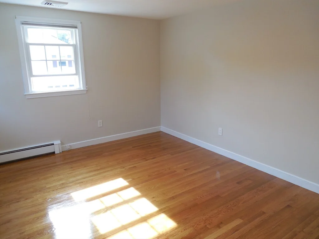 3 bed, 2 bath apartment for rent at 166 Totten Pond Rd, Piety Corner — photo 12 of 29