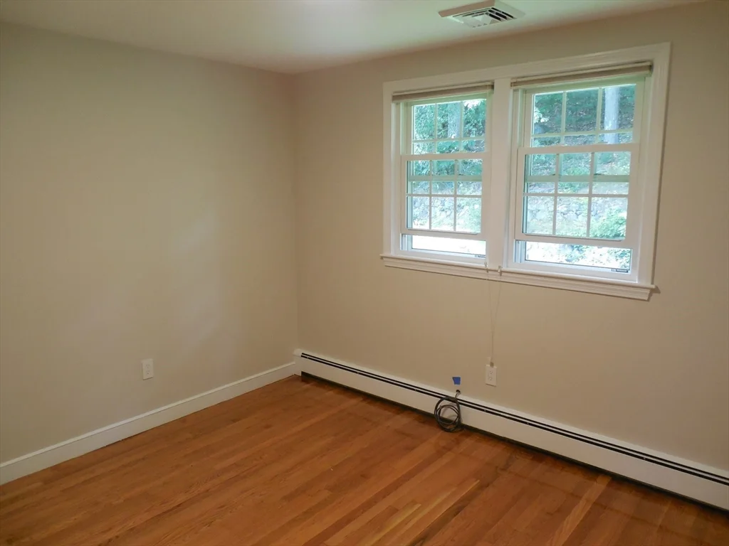 3 bed, 2 bath apartment for rent at 166 Totten Pond Rd, Piety Corner — photo 14 of 29