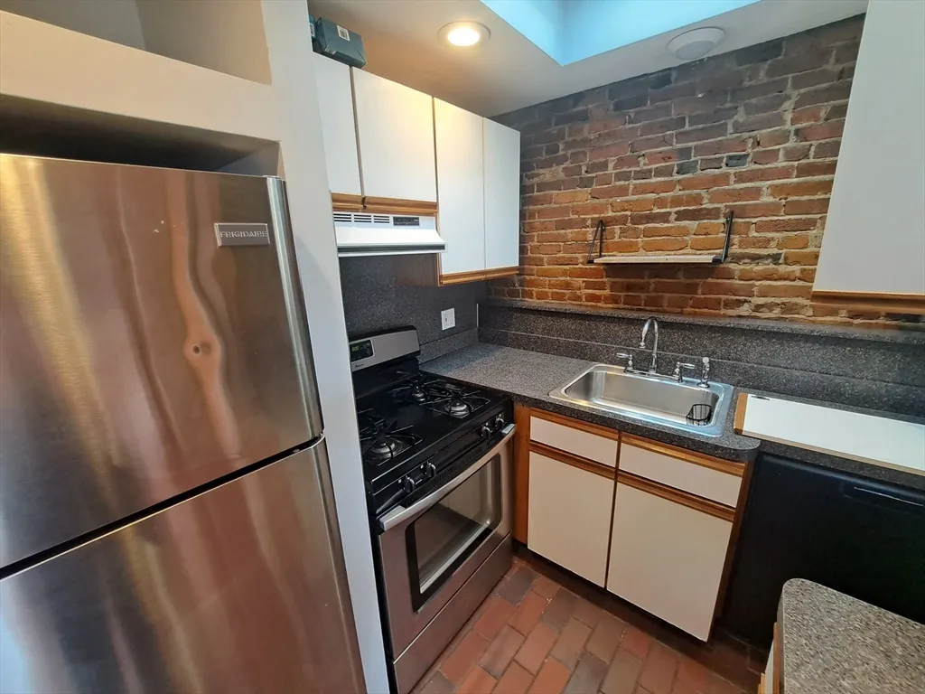 2 bed, 1 bath apartment for rent at 166 Webster St Unit 3, East Boston — photo 4 of 14