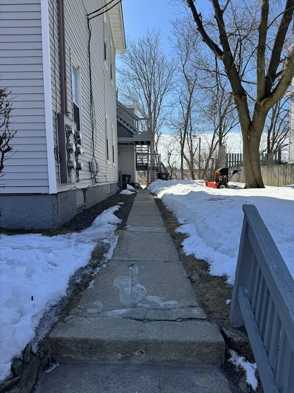 1 bed, 1 bath apartment for rent at 166 Winter St Unit 2F, Zip 01830 — photo 3 of 9