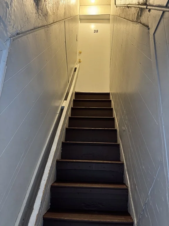 1 bed, 1 bath apartment for rent at 166 Winter St Unit 2F, Zip 01830 — photo 4 of 9