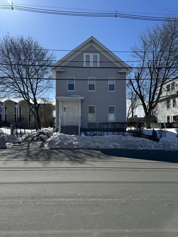 1 bed, 1 bath apartment for rent at 166 Winter St Unit 2F, Zip 01830