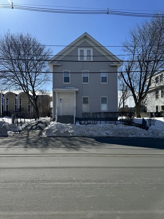 2 bed, 1 bath apartment for rent at 166 Winter St Unit 3F, Zip 01830