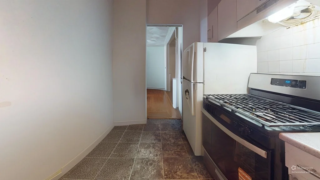 4 bed, 1 bath apartment for rent at 1661 Commonwealth Ave Unit 3, Brighton — photo 5 of 10