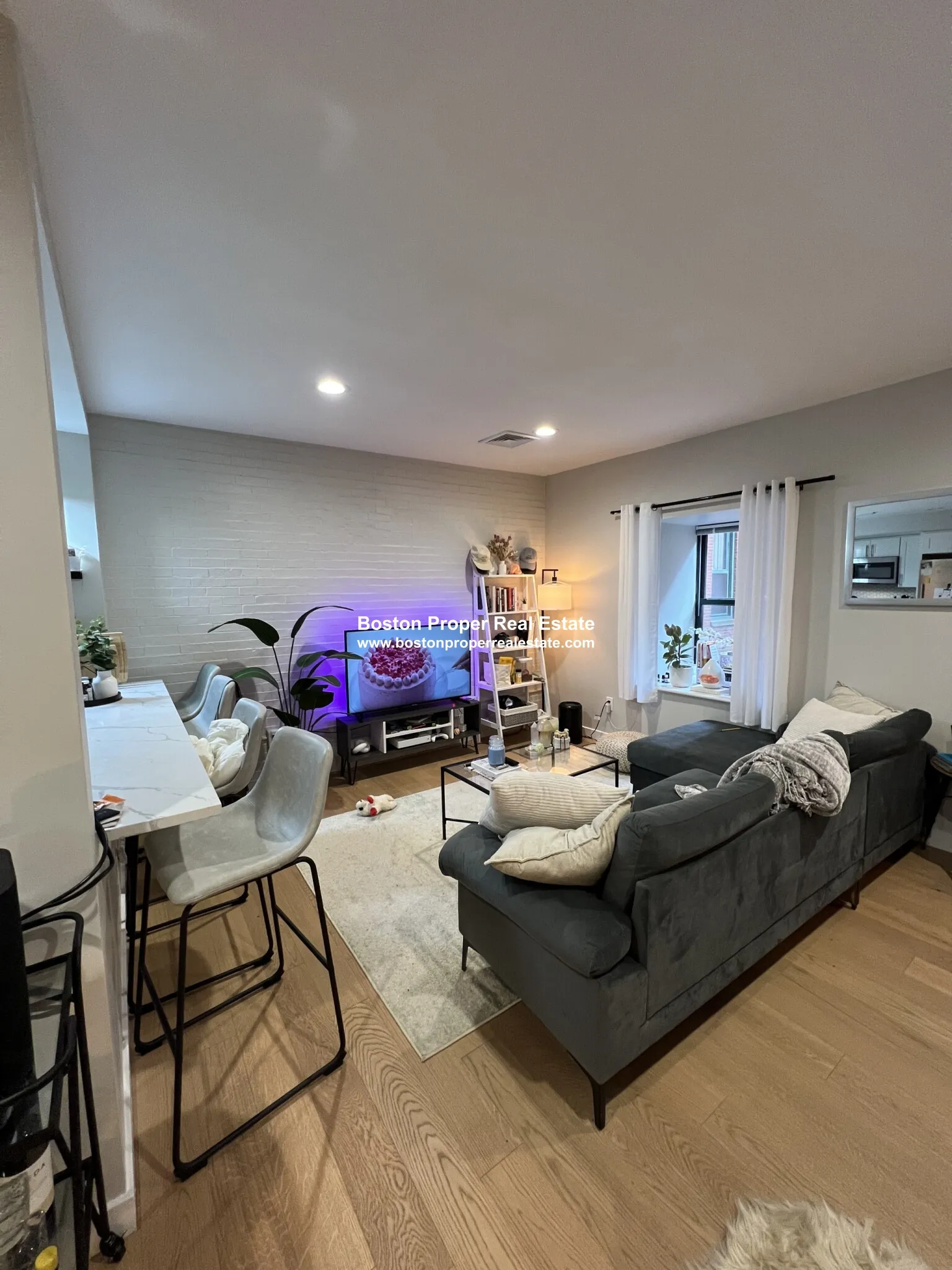 1 bed, 1 bath apartment for rent at 1661 Washington St Unit 207, South End — photo 2 of 17