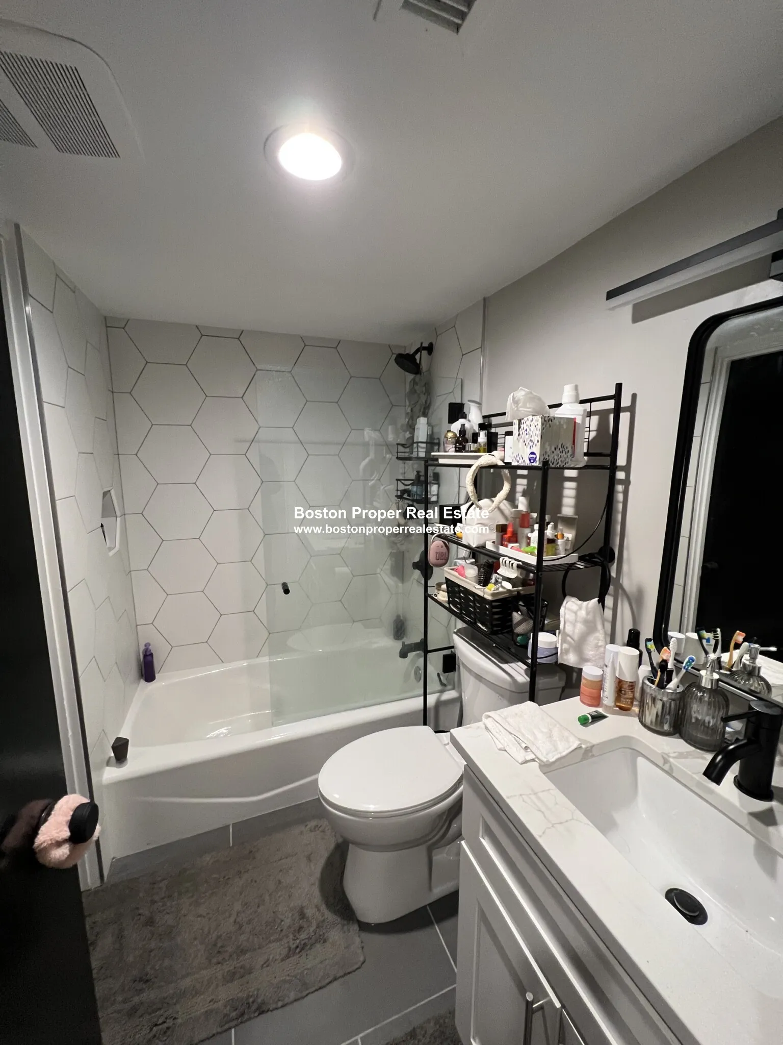 1 bed, 1 bath apartment for rent at 1661 Washington St Unit 207, South End — photo 9 of 17