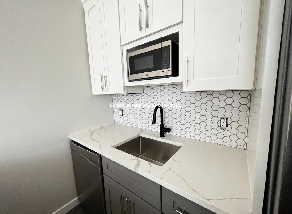 2 bed, 1 bath apartment for rent at 1661 Washington St Unit 306, South End — photo 7 of 19