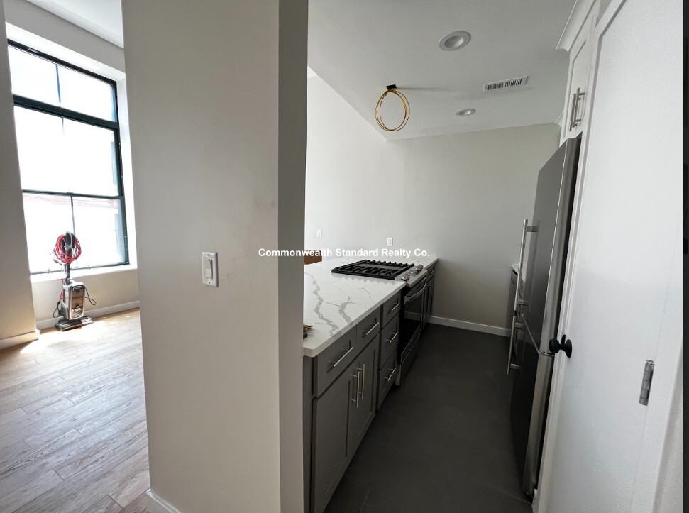 2 bed, 1 bath apartment for rent at 1661 Washington St Unit 306, South End — photo 2 of 19