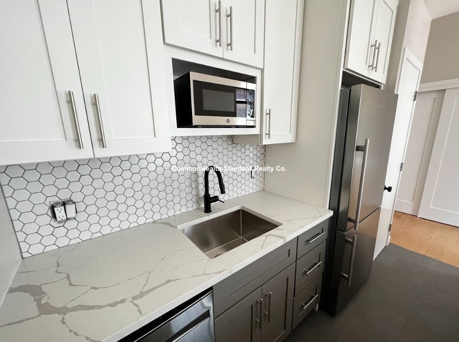 2 bed, 1 bath apartment for rent at 1661 Washington St Unit 306, South End — photo 8 of 19