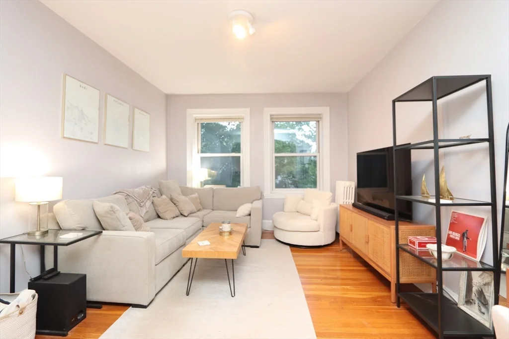 1 bed, 1 bath apartment for rent at 1662 Commonwealth Ave Unit 45, Brighton — photo 3 of 19