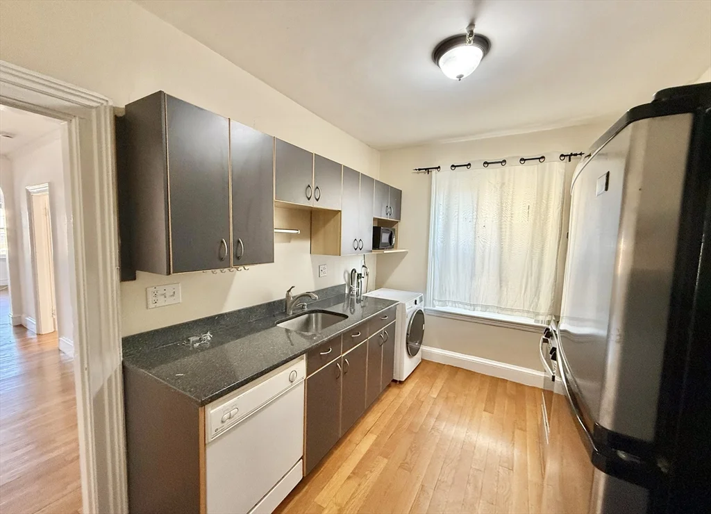 2 bed, 1 bath apartment for rent at 1662 Commonwealth Unit 52, Brighton — photo 9 of 10