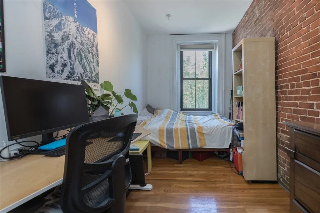 3 bed, 1 bath apartment for rent at 1662 Washington Unit 4, South End — photo 12 of 13