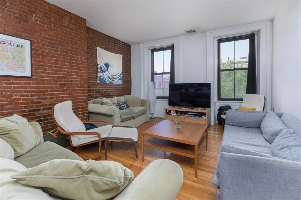 3 bed, 1 bath apartment for rent at 1662 Washington Unit 4, South End — photo 1 of 13