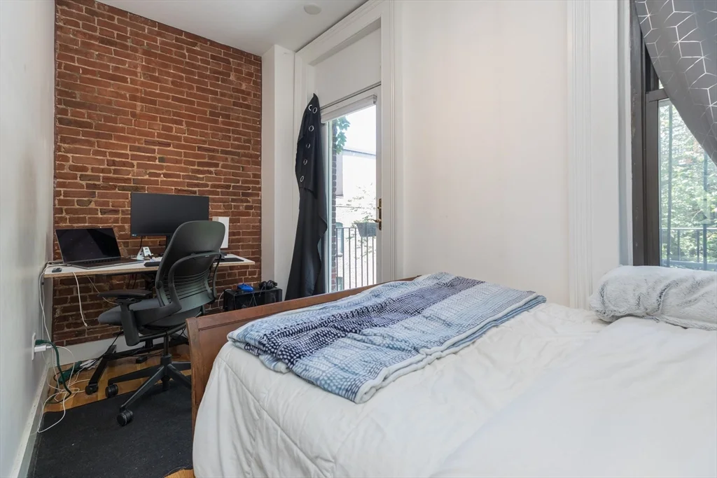 3 bed, 1 bath apartment for rent at 1662 Washington Unit 4, South End — photo 10 of 13