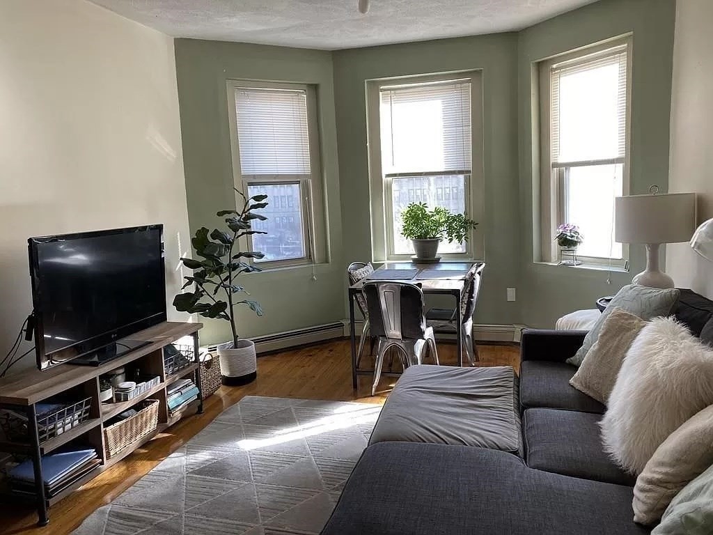 1 bed, 1 bath apartment for rent at 1665 Commonwealth Ave Unit 18, Brighton — photo 3 of 9