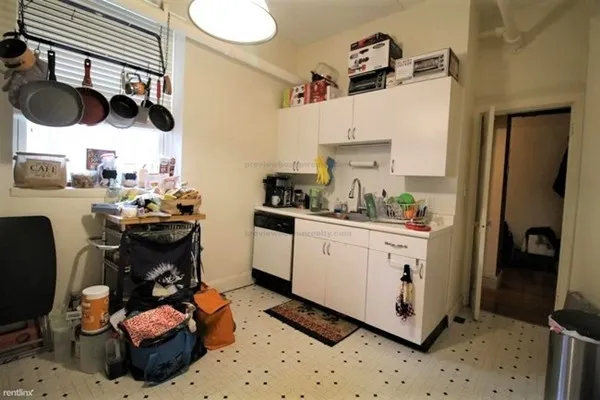 1 bed, 1 bath apartment for rent at 1666 Commonwealth Ave Unit 15, Brighton — photo 5 of 10