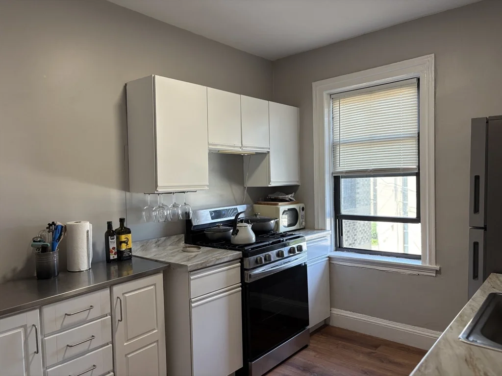 2 bed, 1 bath apartment for rent at 1666 Commonwealth Ave Unit 21, Brighton — photo 2 of 10