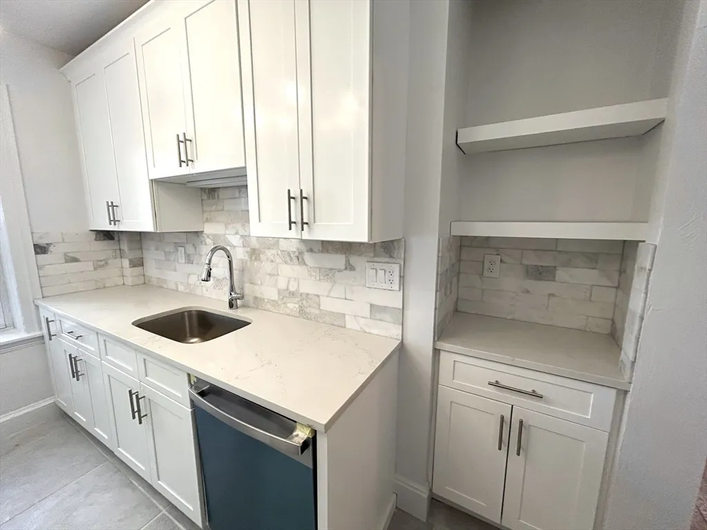 1 bed, 1 bath apartment for rent at 1666 Commonwealth Ave Unit 24, Brighton — photo 3 of 17