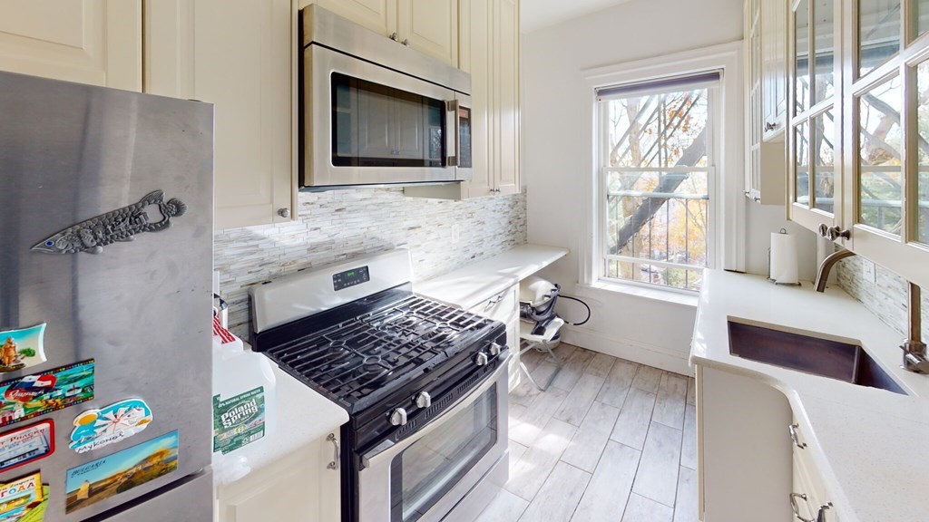 1 bed, 1 bath apartment for rent at 1666 Commonwealth Ave Unit 55, Brighton — photo 4 of 9