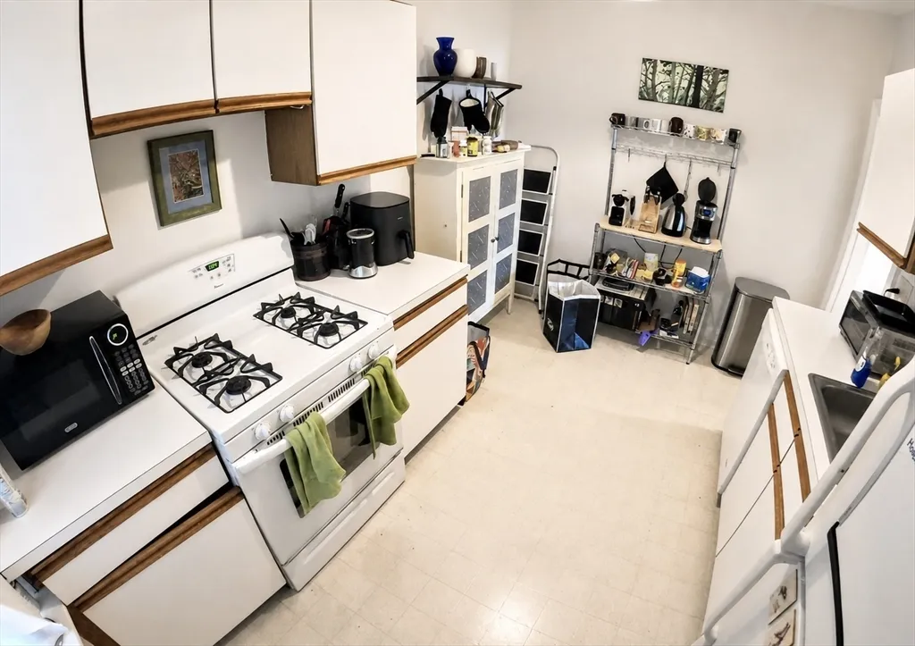 2 bed, 1 bath apartment for rent at 1666 Commonwealth Unit 42, Brighton — photo 6 of 10