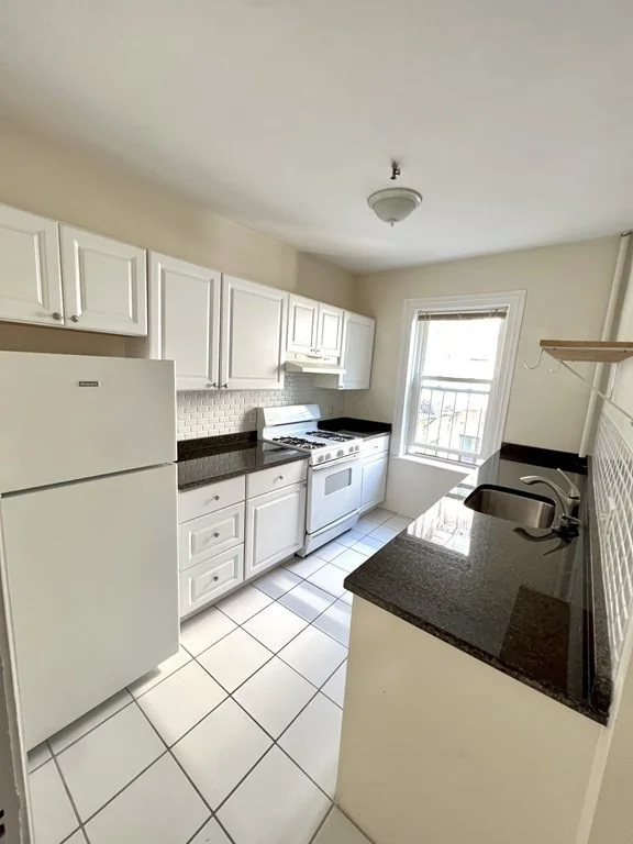 1 bed, 1 bath apartment for rent at 1666 Commonwealth Unit 44, Brighton — photo 5 of 21