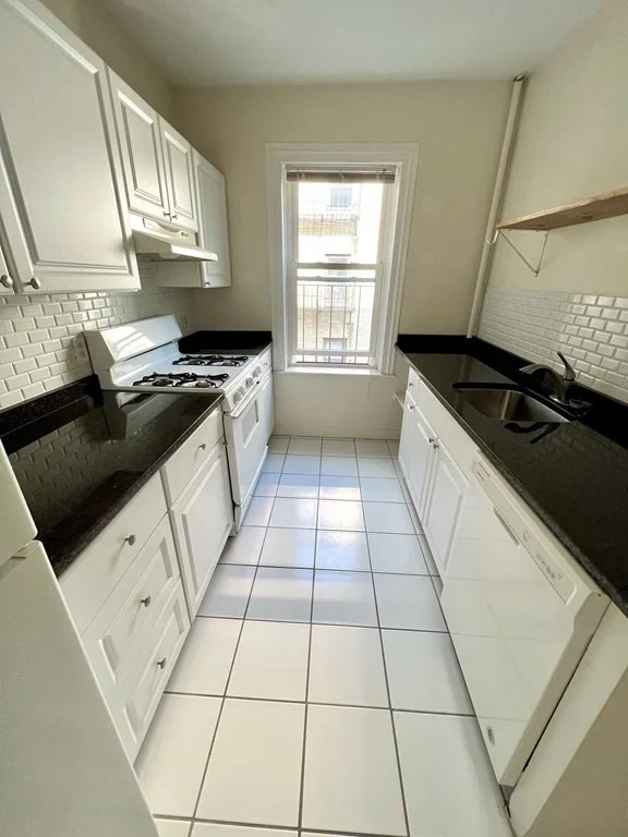 1 bed, 1 bath apartment for rent at 1666 Commonwealth Unit 44, Brighton — photo 6 of 21