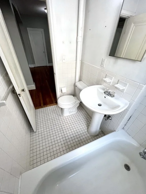 1 bed, 1 bath apartment for rent at 1666 Commonwealth Unit 44, Brighton — photo 8 of 21