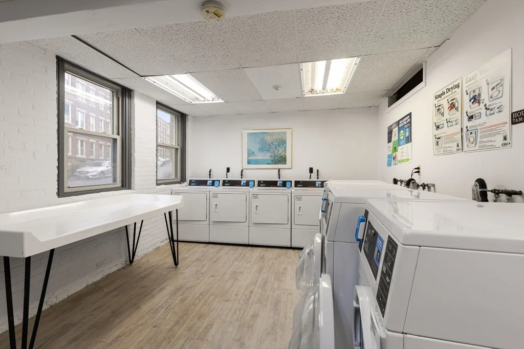 1 bed, 1 bath apartment for rent at 1669 Commonwealth Ave Unit 18, Brighton — photo 11 of 16