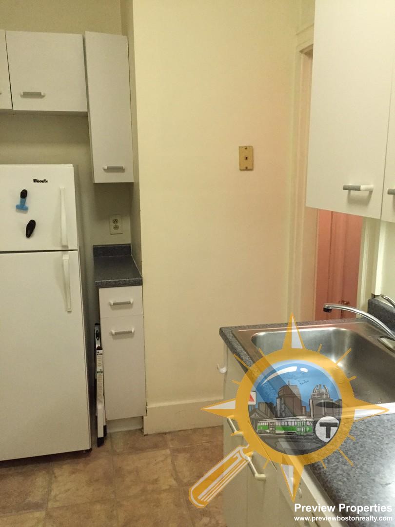 Studio bed, 1 bath apartment for rent at 1669 Commonwealth Ave Unit 2P, Brighton — photo 10 of 17