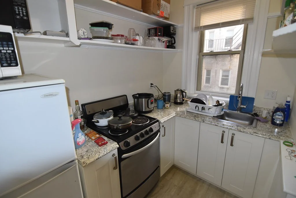Studio bed, 1 bath apartment for rent at 1669 Commonwealth Unit 6, Brighton — photo 5 of 9